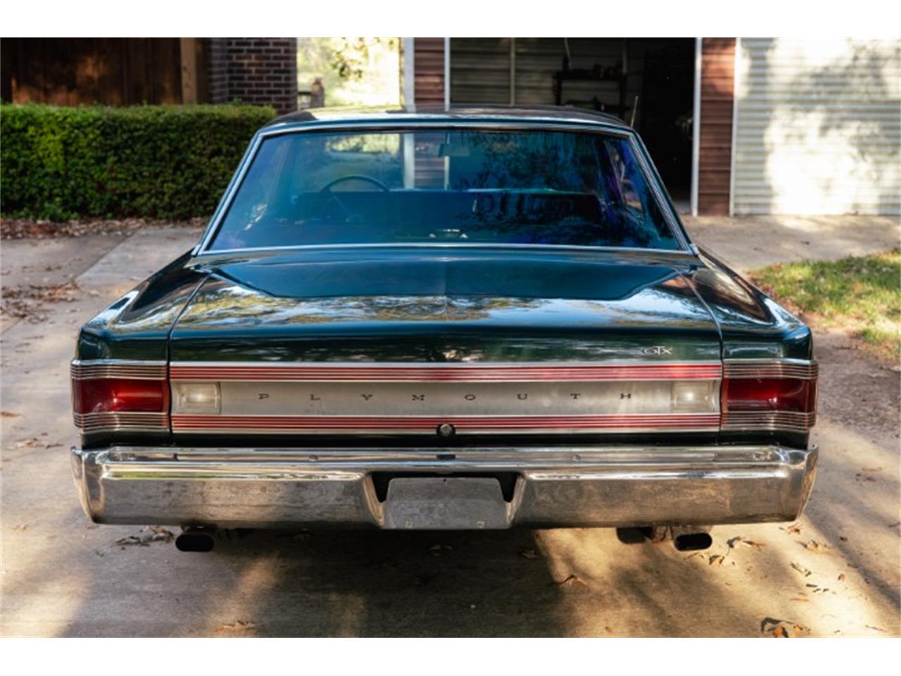 Plymouth-Gtx-1967-Dark-Green-Poly-Black-1