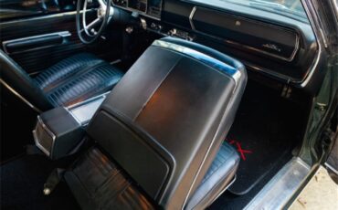 Plymouth-Gtx-1967-Dark-Green-Poly-Black-11