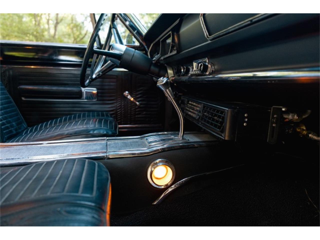Plymouth-Gtx-1967-Dark-Green-Poly-Black-12