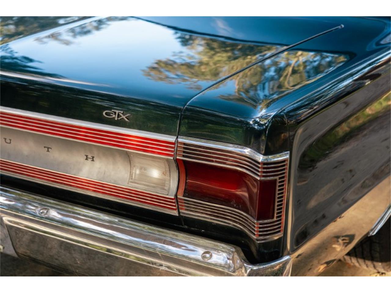 Plymouth-Gtx-1967-Dark-Green-Poly-Black-23