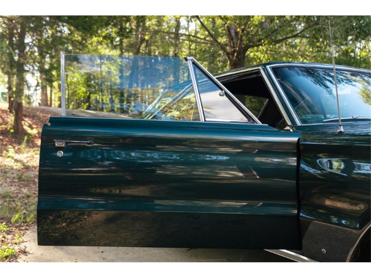 Plymouth-Gtx-1967-Dark-Green-Poly-Black-24
