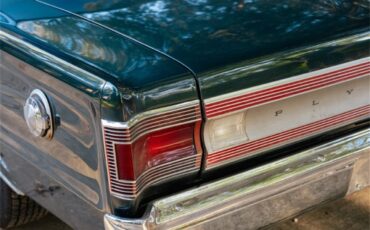 Plymouth-Gtx-1967-Dark-Green-Poly-Black-3