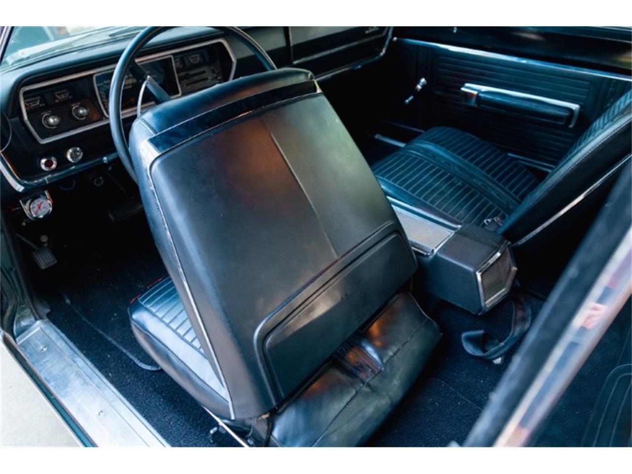 Plymouth-Gtx-1967-Dark-Green-Poly-Black-45