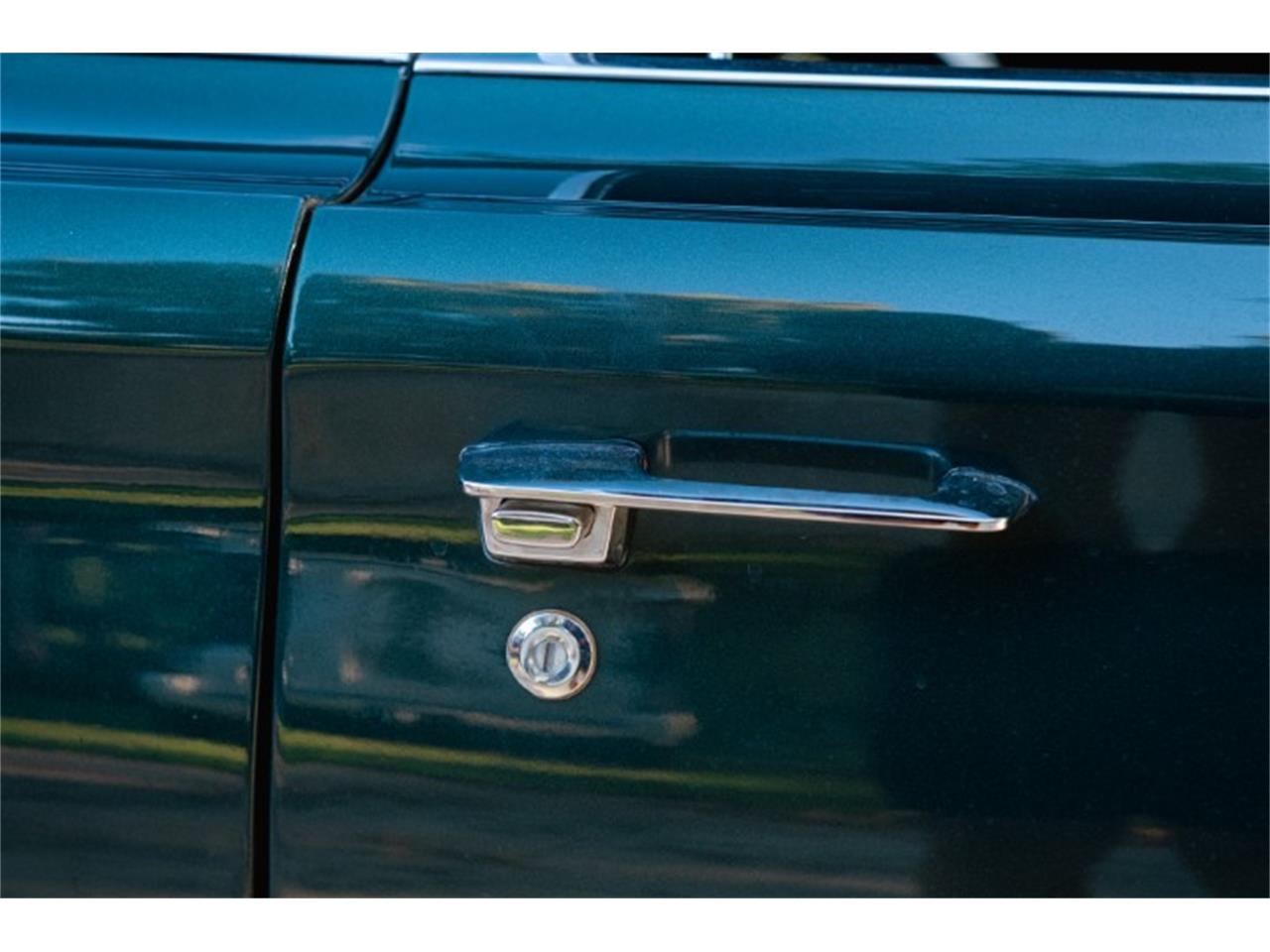 Plymouth-Gtx-1967-Dark-Green-Poly-Black-5