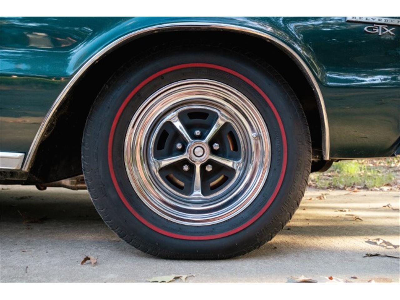 Plymouth-Gtx-1967-Dark-Green-Poly-Black-6