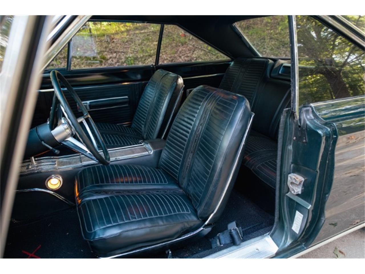 Plymouth-Gtx-1967-Dark-Green-Poly-Black-70