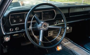 Plymouth-Gtx-1967-Dark-Green-Poly-Black-9