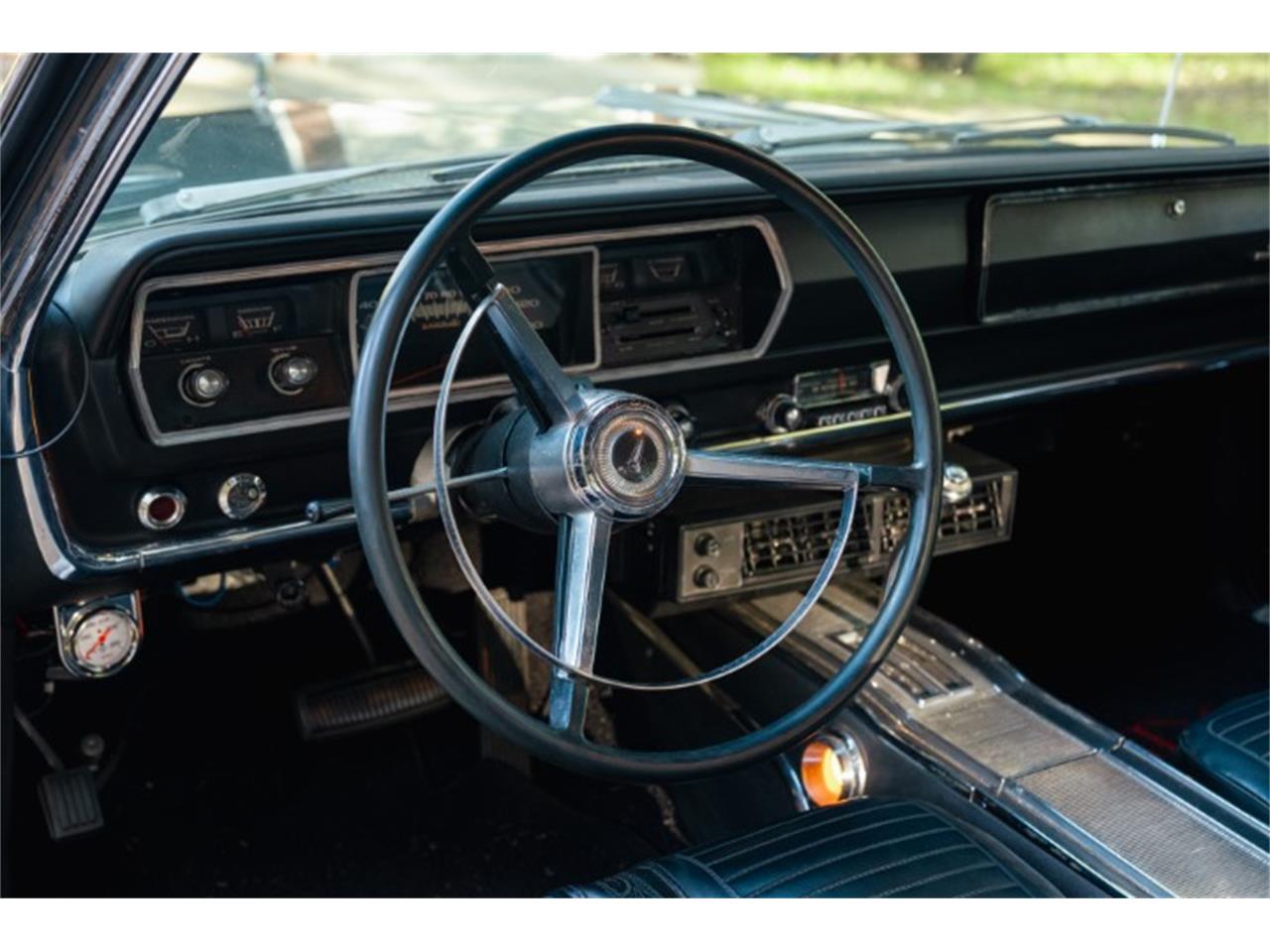 Plymouth-Gtx-1967-Dark-Green-Poly-Black-9