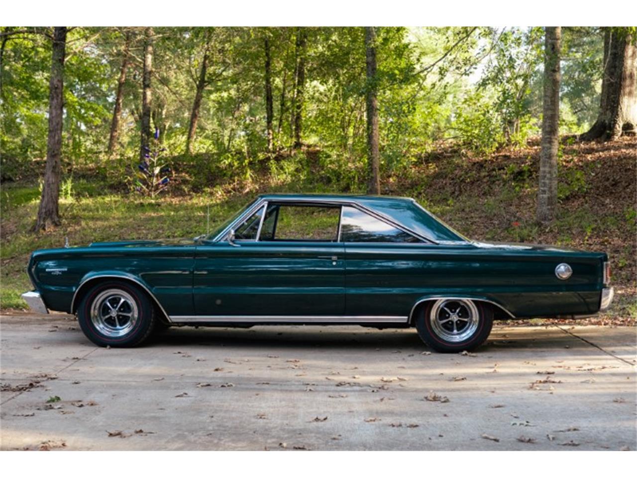 Plymouth-Gtx-1967-Dark-Green-Poly-Black