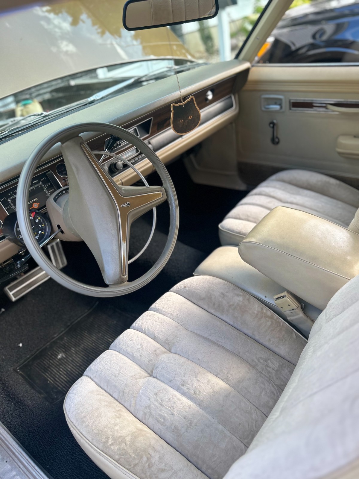 Plymouth-Other-1974-Sedan-12