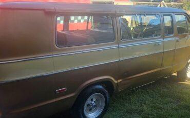 Plymouth-Other-1976-Extended-Passenger-Van-1