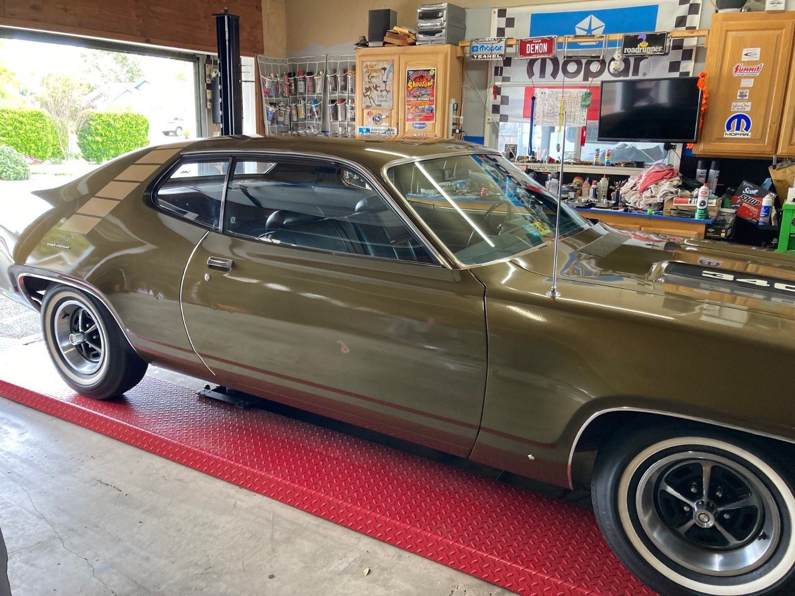 Plymouth-ROADRUNNER-1971-Coupe-16