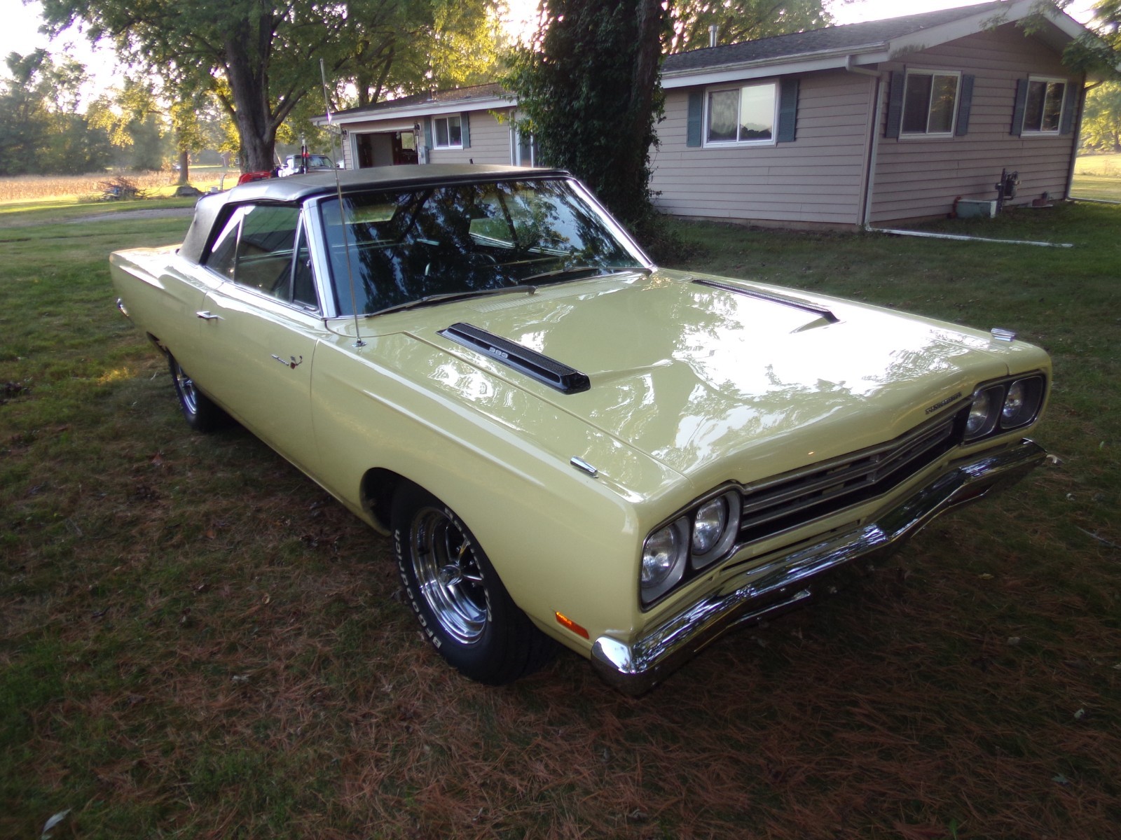 Plymouth-Road-Runner-1969-Convertible-3