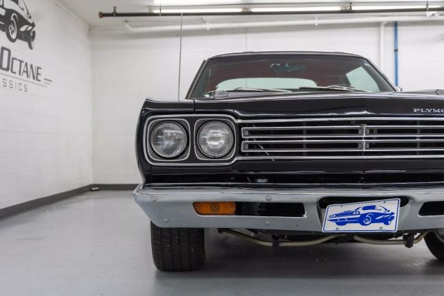Plymouth-Road-Runner-1969-Coupe-11