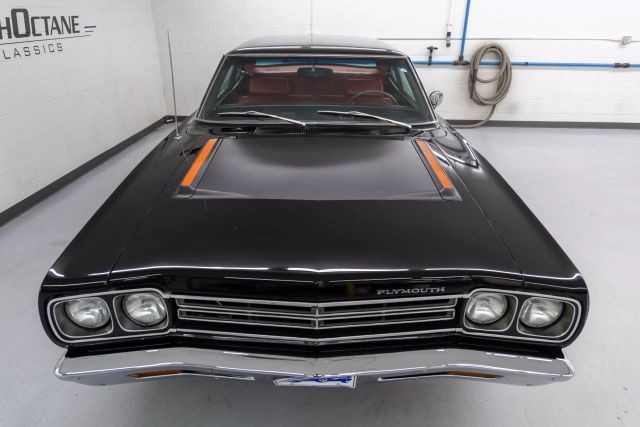 Plymouth-Road-Runner-1969-Coupe-16