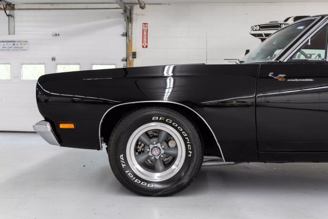 Plymouth-Road-Runner-1969-Coupe-21