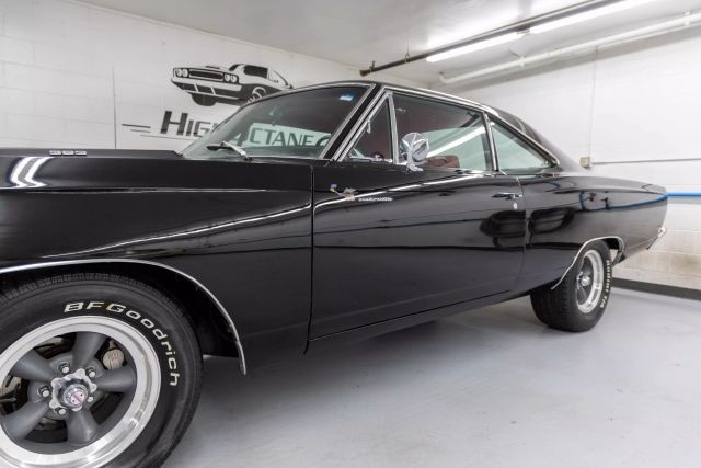 Plymouth-Road-Runner-1969-Coupe-23