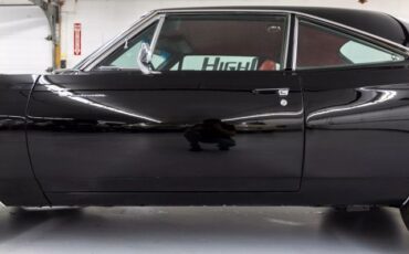 Plymouth-Road-Runner-1969-Coupe-25