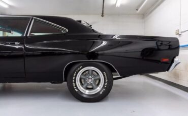 Plymouth-Road-Runner-1969-Coupe-26