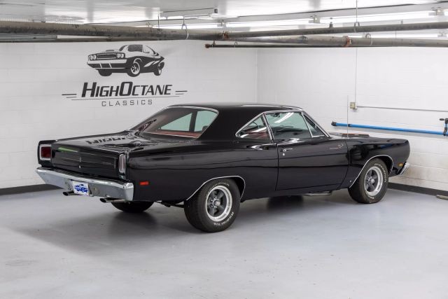 Plymouth-Road-Runner-1969-Coupe-29