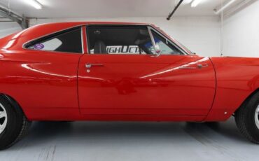 Plymouth-Road-Runner-1969-Coupe-30