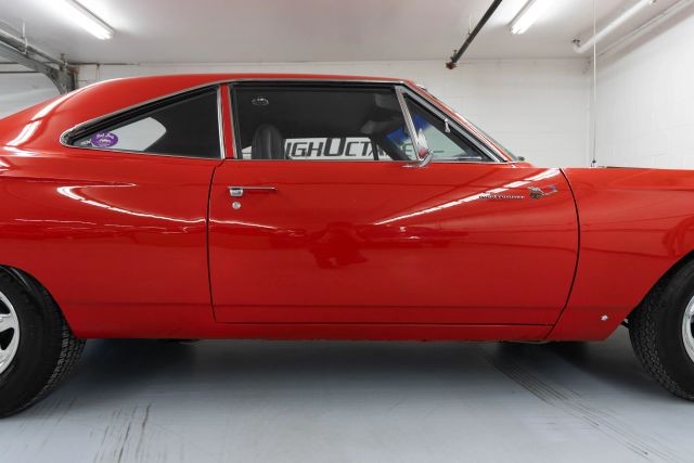 Plymouth-Road-Runner-1969-Coupe-30