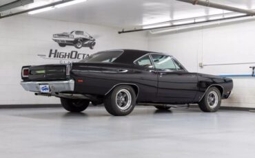 Plymouth-Road-Runner-1969-Coupe-30
