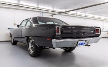 Plymouth-Road-Runner-1969-Coupe-33