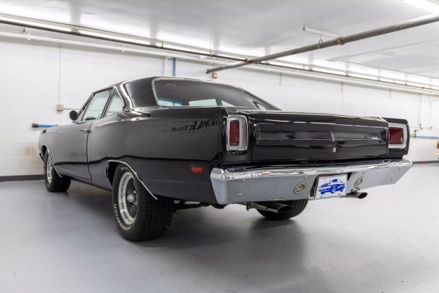 Plymouth-Road-Runner-1969-Coupe-33