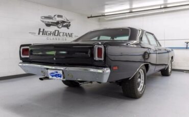 Plymouth-Road-Runner-1969-Coupe-39