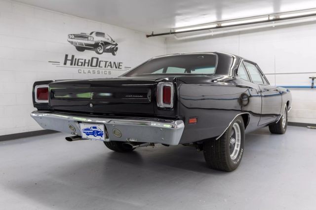 Plymouth-Road-Runner-1969-Coupe-39