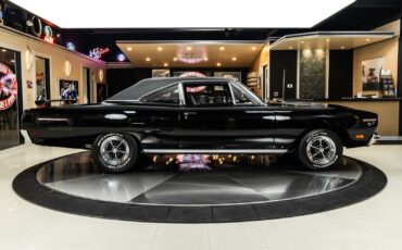 Plymouth-Road-Runner-1970-Coupe-11