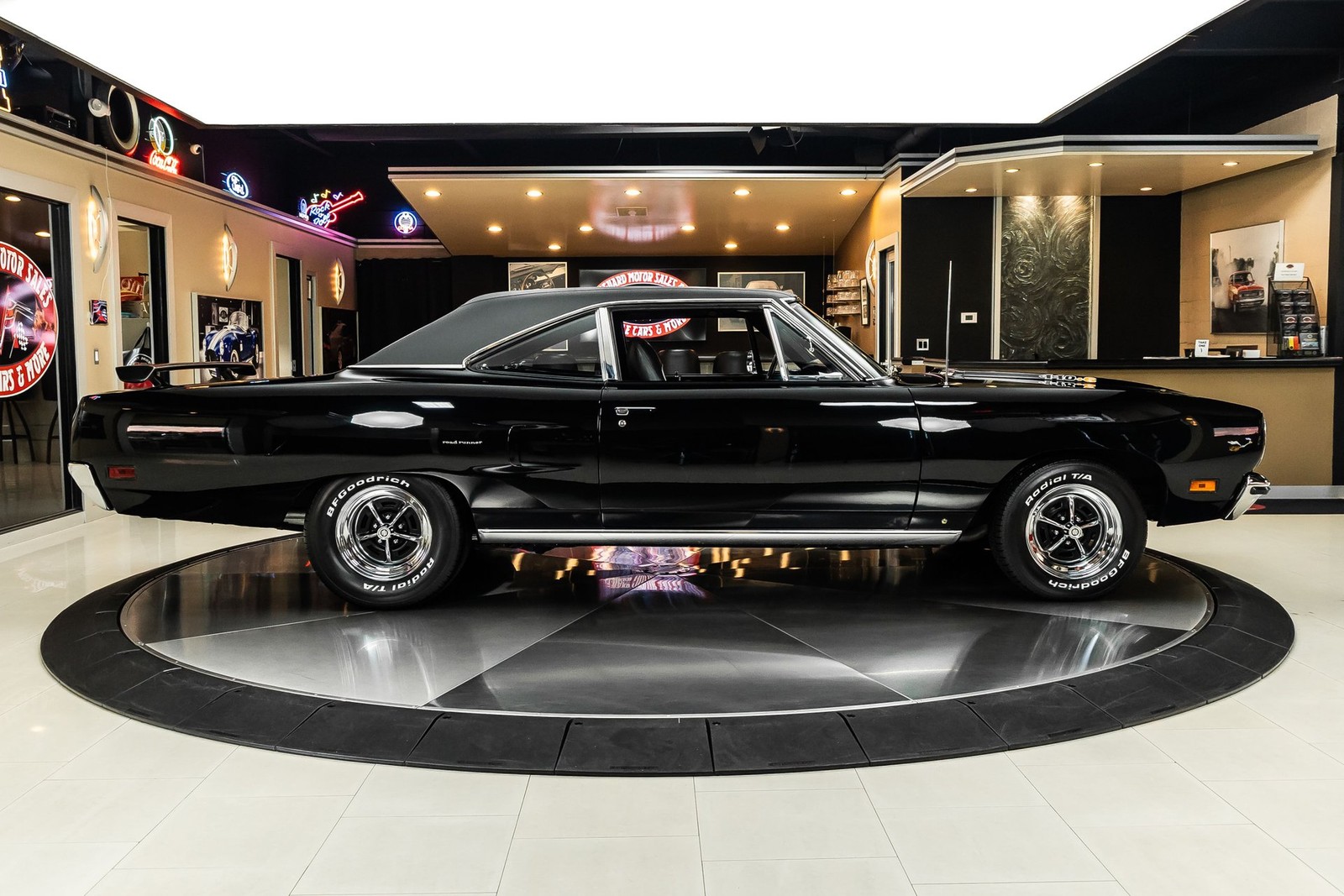 Plymouth-Road-Runner-1970-Coupe-11