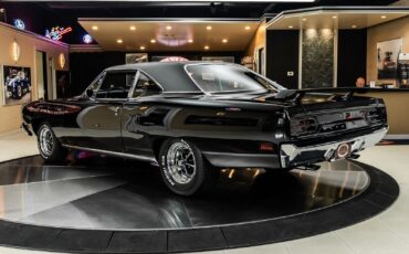 Plymouth-Road-Runner-1970-Coupe-16