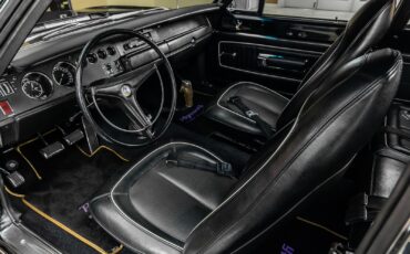 Plymouth-Road-Runner-1970-Coupe-2