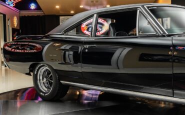 Plymouth-Road-Runner-1970-Coupe-22