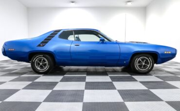 Plymouth-Road-Runner-1971-8