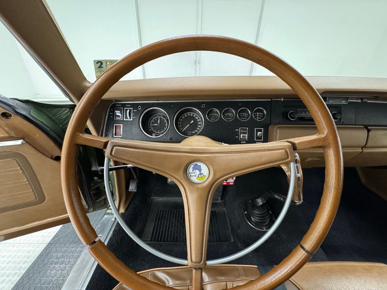 Plymouth-Road-runner-1970-Ivy-Green-Metallic-Tan-12