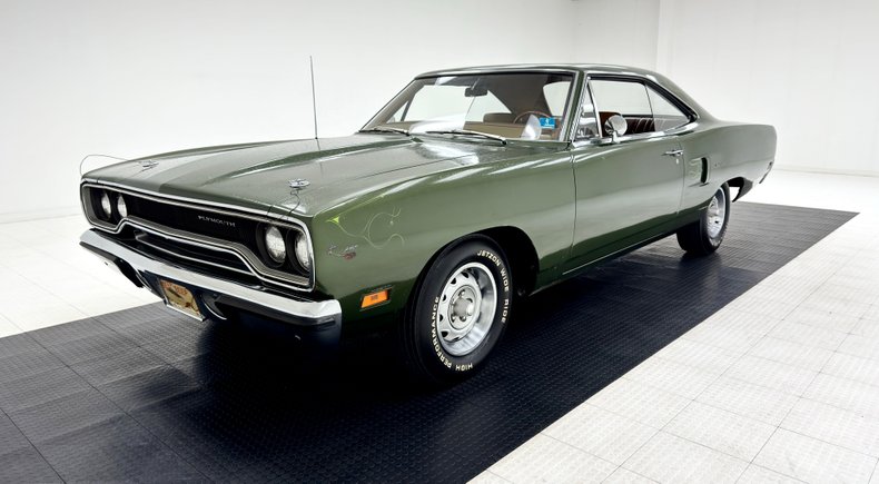 Plymouth-Road-runner-1970-Ivy-Green-Metallic-Tan-13