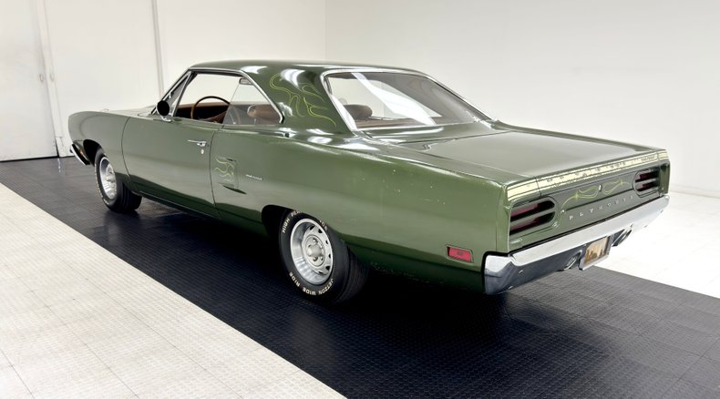 Plymouth-Road-runner-1970-Ivy-Green-Metallic-Tan-14