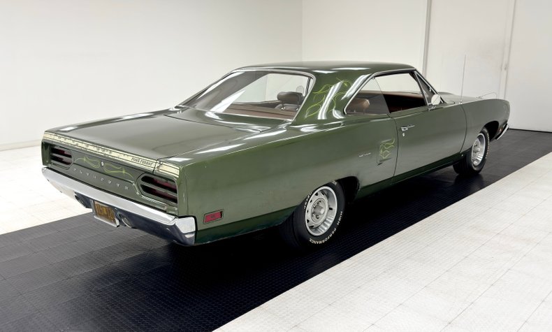 Plymouth-Road-runner-1970-Ivy-Green-Metallic-Tan-16