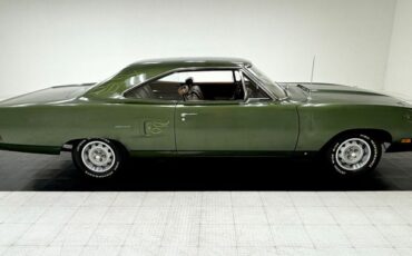 Plymouth-Road-runner-1970-Ivy-Green-Metallic-Tan-17