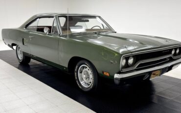 Plymouth-Road-runner-1970-Ivy-Green-Metallic-Tan-18