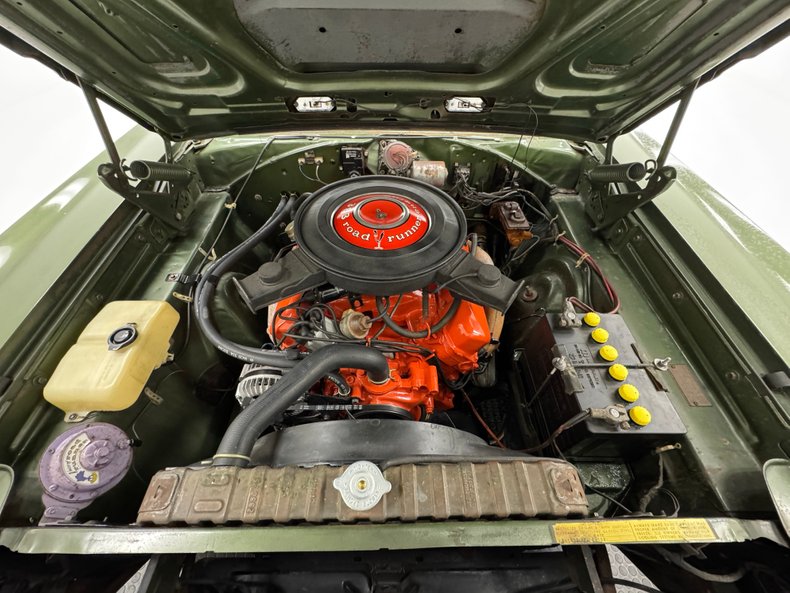 Plymouth-Road-runner-1970-Ivy-Green-Metallic-Tan-37