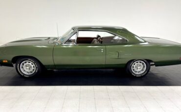 Plymouth-Road-runner-1970-Ivy-Green-Metallic-Tan