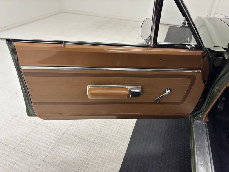 Plymouth-Road-runner-1970-Ivy-Green-Metallic-Tan-42