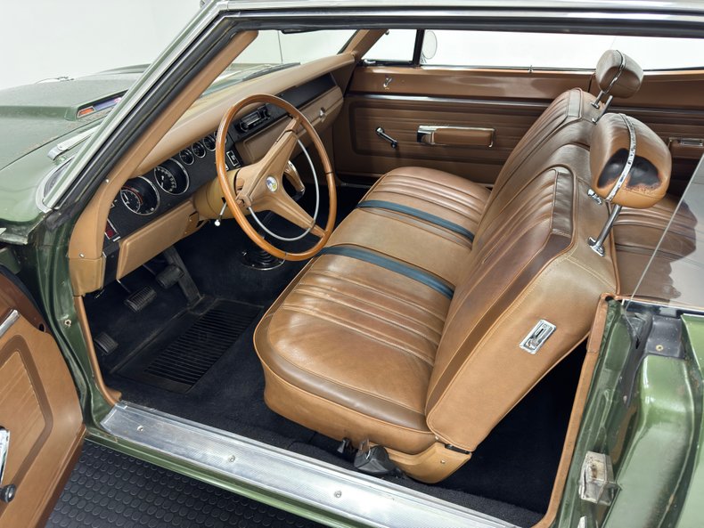 Plymouth-Road-runner-1970-Ivy-Green-Metallic-Tan-45