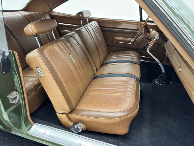 Plymouth-Road-runner-1970-Ivy-Green-Metallic-Tan-49