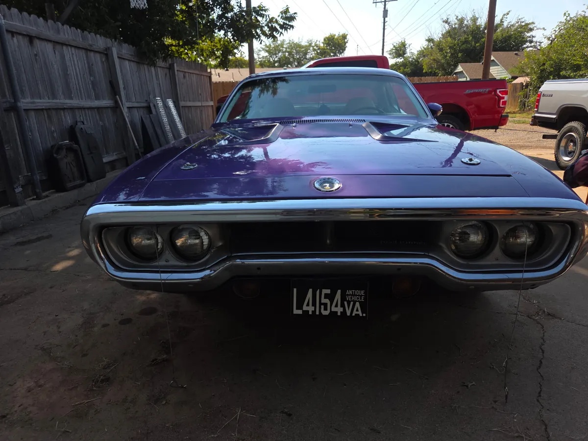 Plymouth-Road-runner-1972-11