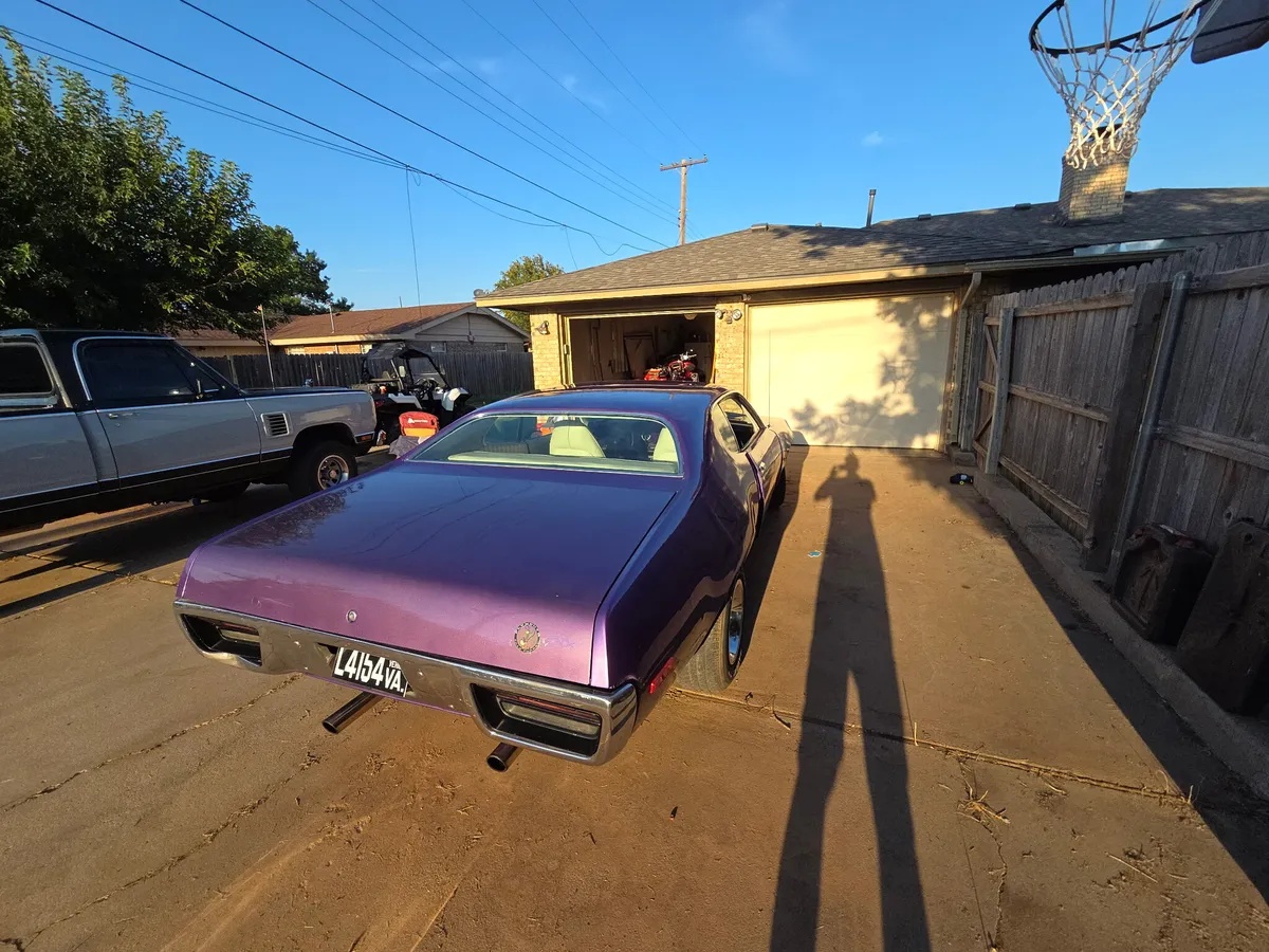 Plymouth-Road-runner-1972-13